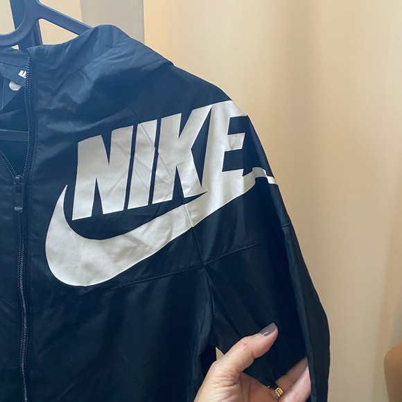 Nike Kids Black and White Raincoat - Picture 5 of 6